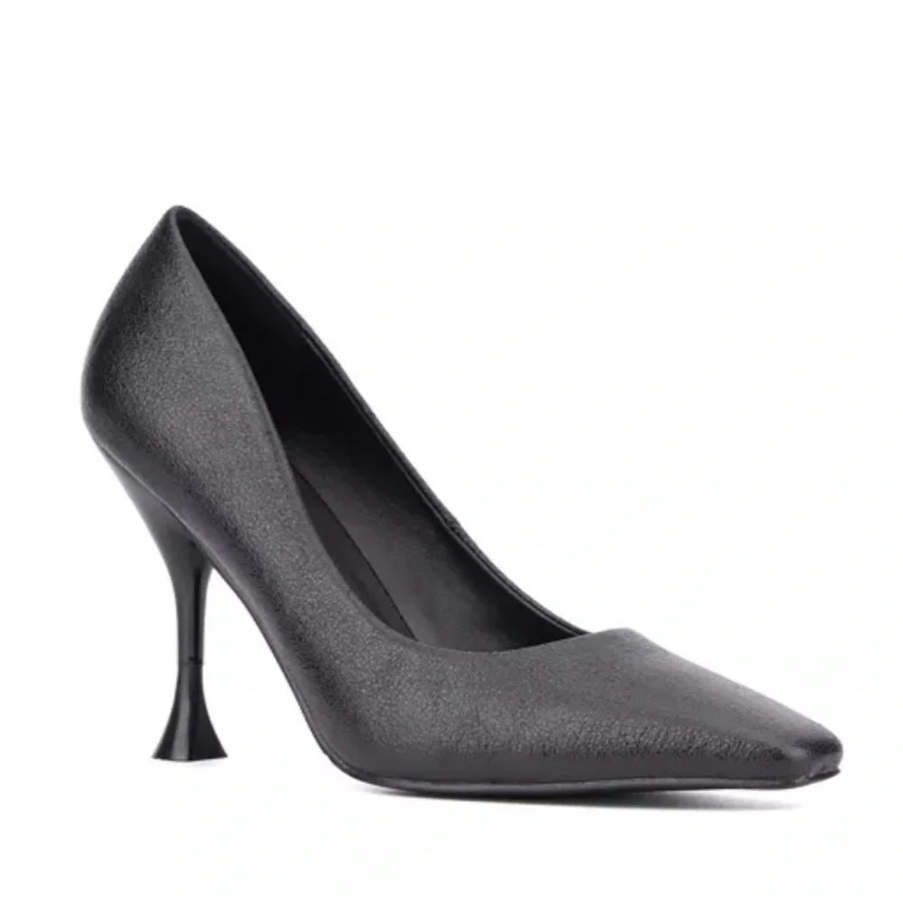 Torgeis Kamana Heels Size 9